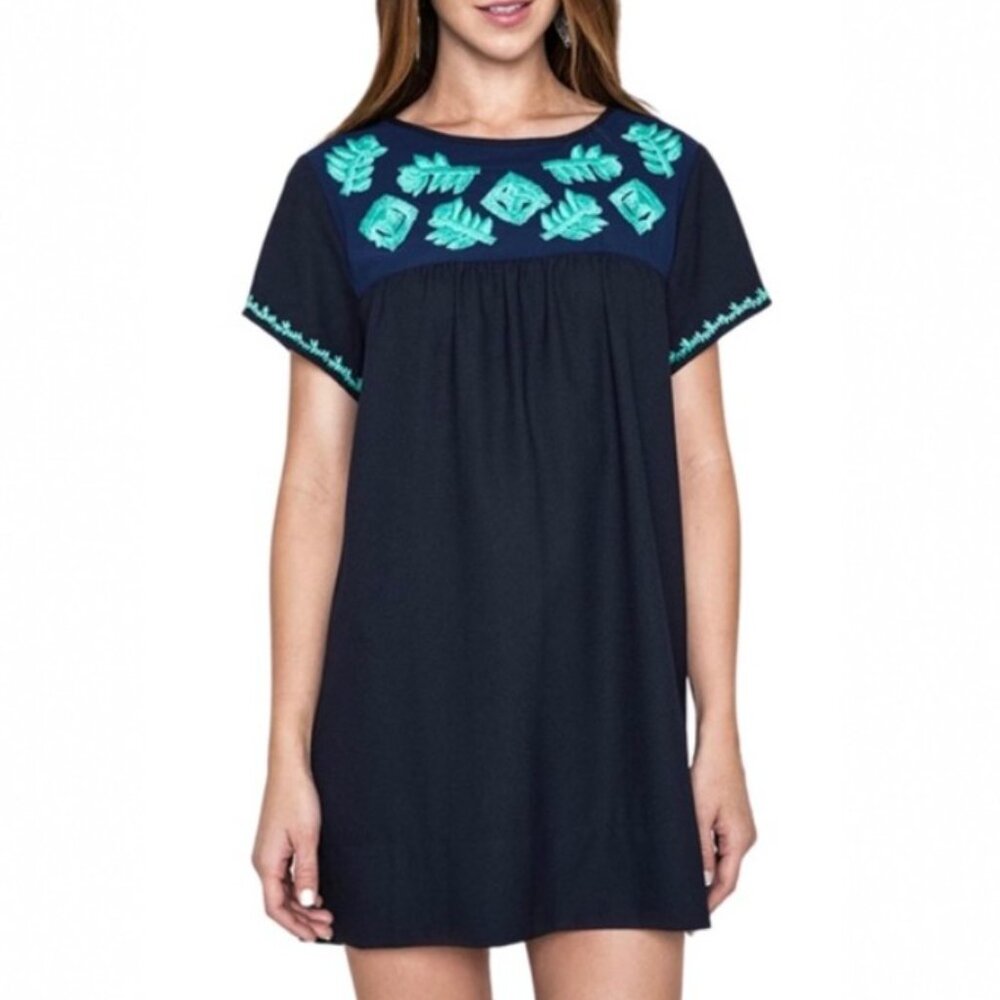 Umgee Dress Womens S Blue Embroidered Key Hole‎ Mini Shift Tunic Lightweight Top